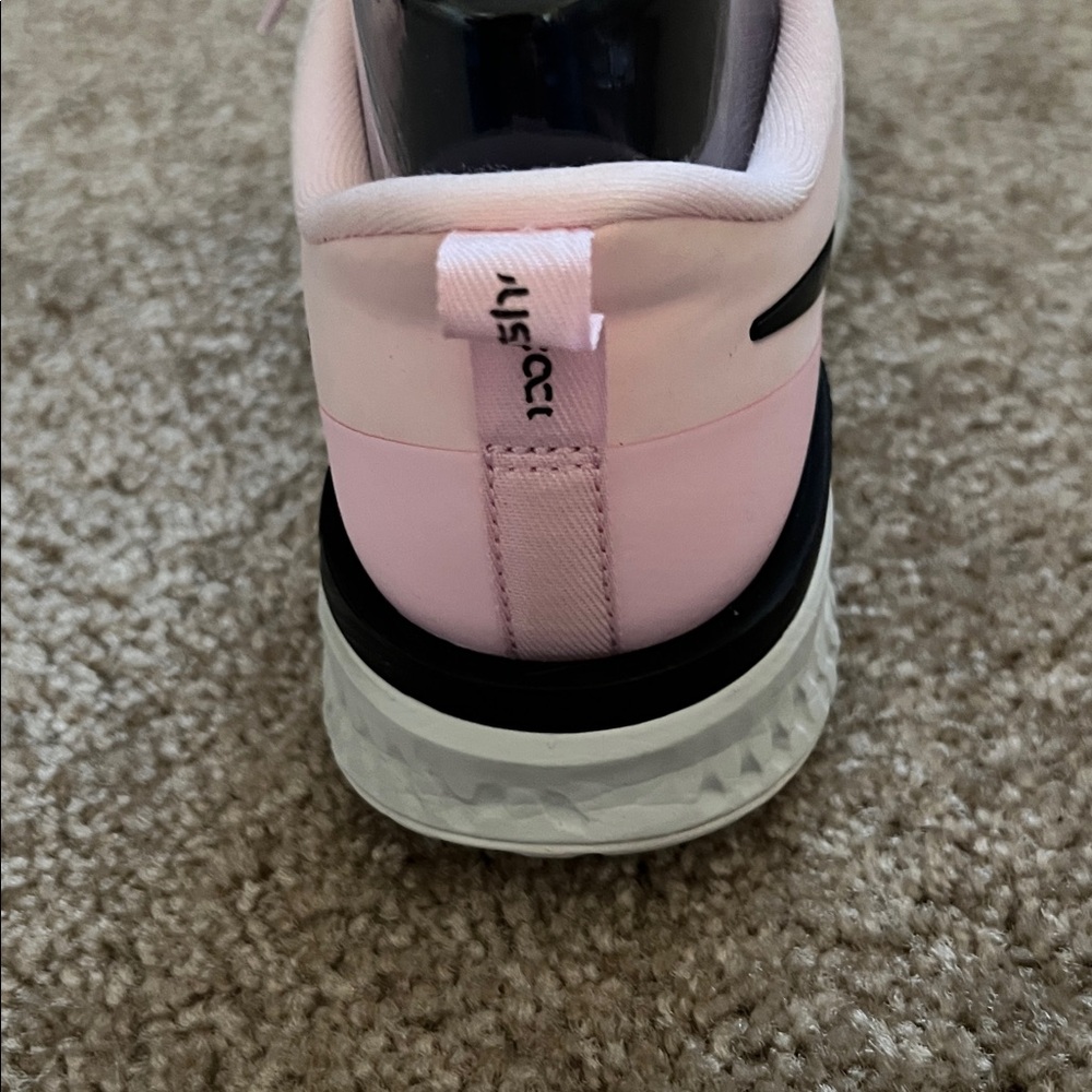 Women’s Nike Odyssey React 2 Flyknit Sneaker Size 7.5 - Picture 10 of 16
